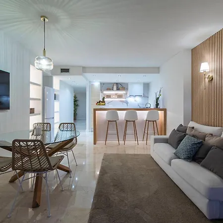 Modern Flat In Marbella, 2br, Pool & Parking Apartament Marbella