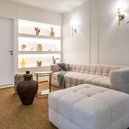 Modern Flat In Marbella, 2br, Pool & Parking