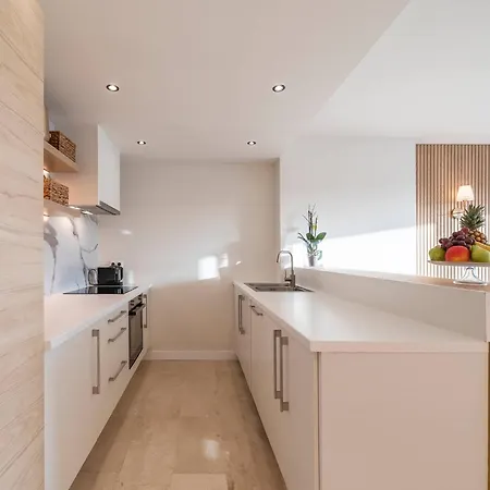 Modern Flat In Marbella, 2br, Pool & Parking *