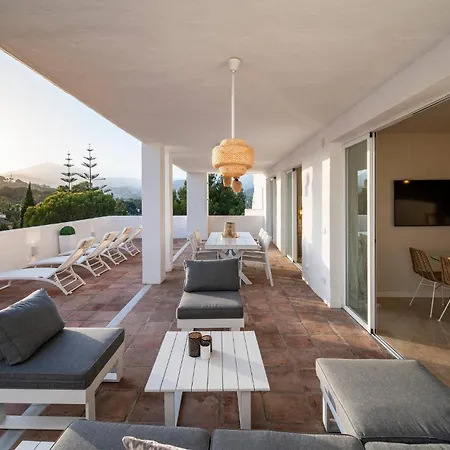 Apartament Modern Flat In Marbella, 2br, Pool & Parking