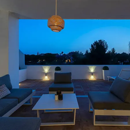 Apartament Modern Flat In Marbella, 2br, Pool & Parking