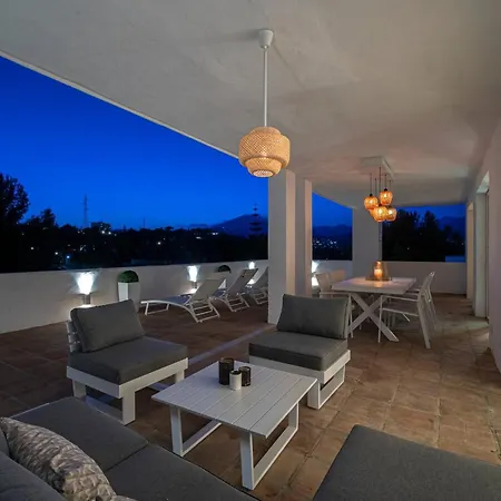 Modern Flat In Marbella, 2br, Pool & Parking アパート マルベーリャ