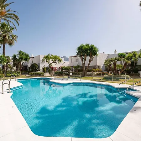 Modern Flat In Marbella, 2br, Pool & Parking