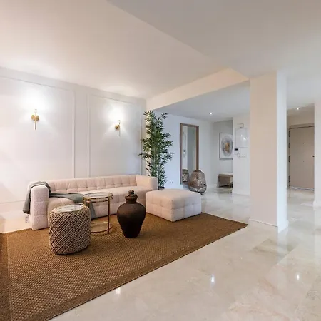 Modern Flat In Marbella, 2br, Pool & Parking アパート *