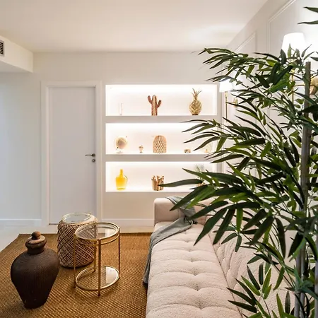 Modern Flat In Marbella, 2br, Pool & Parking