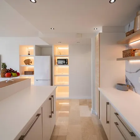 Apartmán Modern Flat In Marbella, 2br, Pool & Parking *