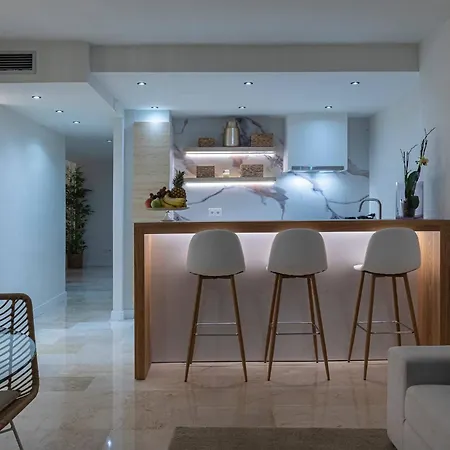 Modern Flat In Marbella, 2br, Pool & Parking