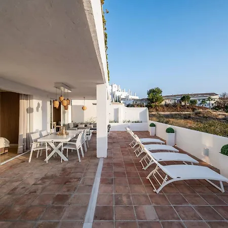 Modern Flat In Marbella, 2br, Pool & Parking
