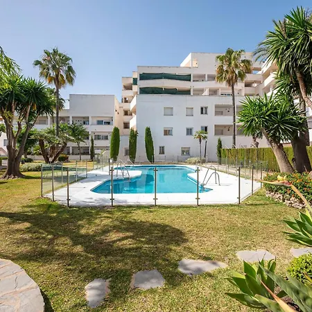 Modern Flat In Marbella, 2br, Pool & Parking