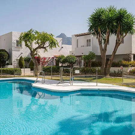 Modern Flat In Marbella, 2br, Pool & Parking *