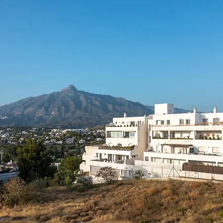Modern Flat In Marbella, 2br, Pool & Parking *