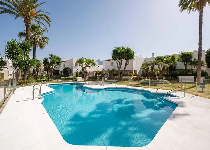 Modern Flat In Marbella, 2br, Pool & Parking