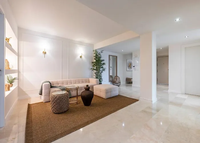 Modern Flat In Marbella, 2br, Pool & Parking Апартаменти *