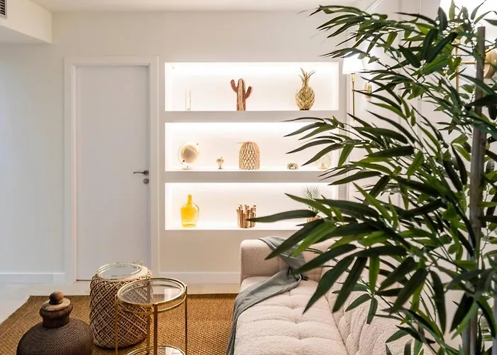 Modern Flat In Marbella, 2br, Pool & Parking