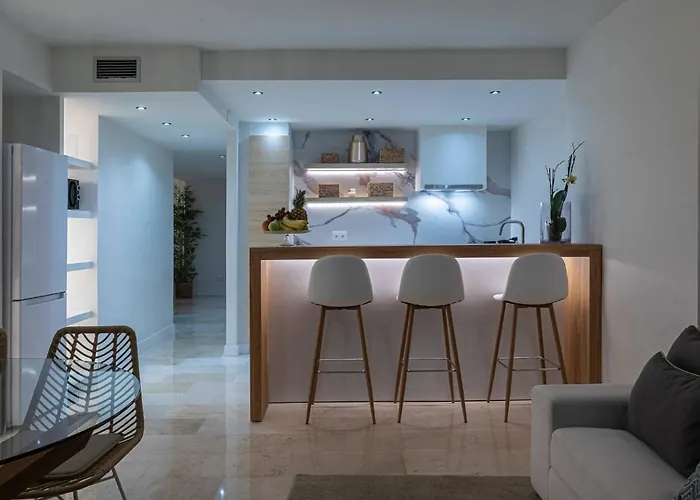 Modern Flat In Marbella, 2br, Pool & Parking