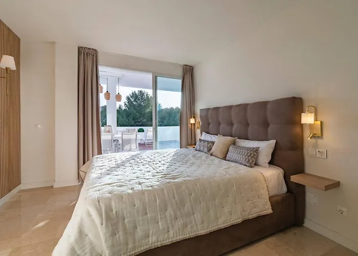 Modern Flat In Marbella, 2br, Pool & Parking Марбелья