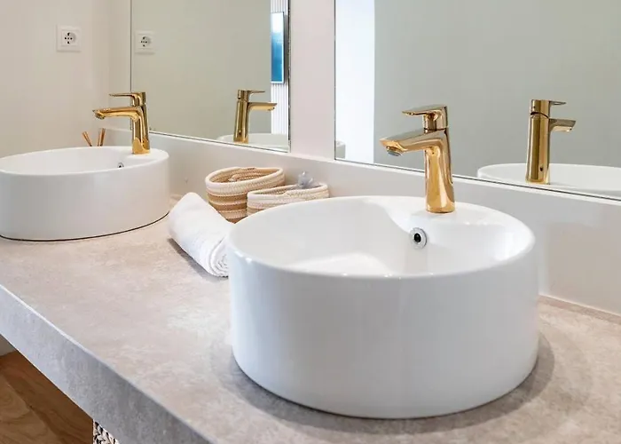 Modern Flat In Marbella, 2br, Pool & Parking Марбелья