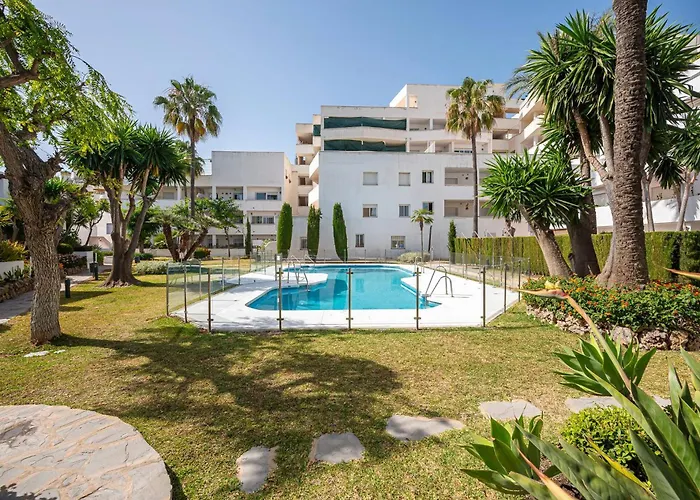 Modern Flat In Marbella, 2br, Pool & Parking
