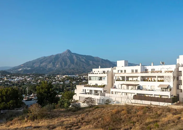 Modern Flat In Marbella, 2br, Pool & Parking *