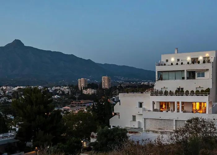 Апартаменти Modern Flat In Marbella, 2br, Pool & Parking *